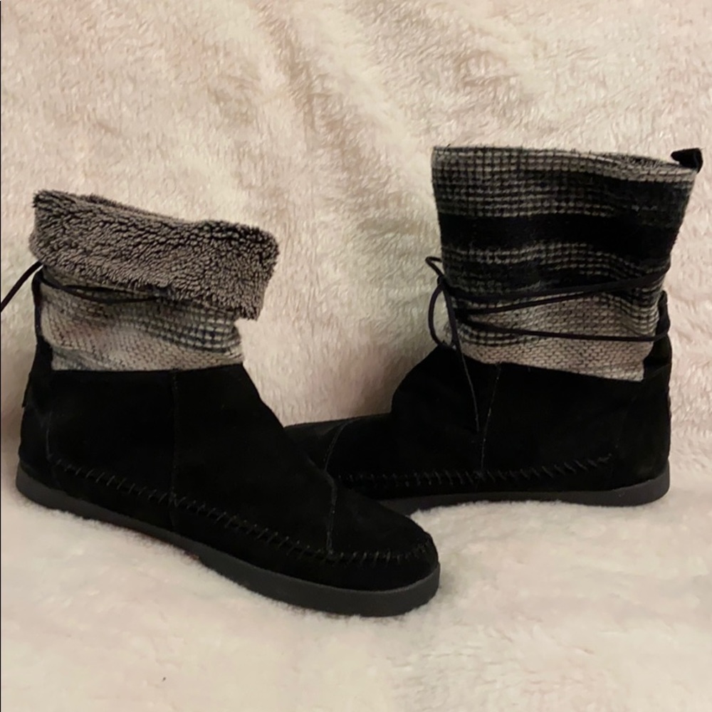 Toms Nepal Moccasin Boots Sz. 12